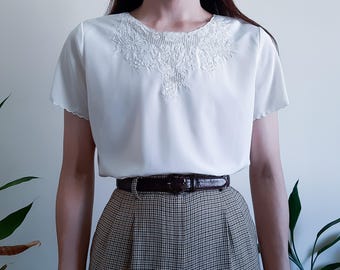 Vintage White Hand Embroidered Blouse 1970s Floral Embroidered Top Edwardian Blouse Short Sleeve Button Back Blouse Romantic Style