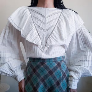 Vintage White Cotton Edwardian Blouse Style Puff Sleeve Balloon Sleeve 1970s Style Victorian Ruffle Blouse With Lace Cottagecore Blouse