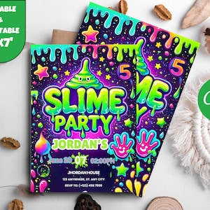 Könnte beinhalten: Eine farbenfrohe Einladung zu einer Schleimparty mit einer grünen Schleimfigur, tropfendem Schleim, Sternen und dem Text "Slime Party" und "Jordan's". Die Einladung ist 5x7 Zoll groß und kann bearbeitet und ausgedruckt werden.