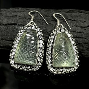 Pendientes de fluorita, pendientes de plata de ley 925, pendientes de piedras preciosas talladas en fluorita, pendientes de fluorita hechos a mano vintage, regalo de joyería para ella