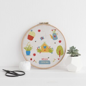 Happy Spring Cross Stitch Pattern PDF – Willkommen Frühling Zeichen – Frühling Embroidery Designs – Frühling Geschenke – DIY Geschenk – Frühling Garten