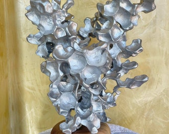 Metal Sculpture - "Cerf Fondu" - Aluminum Casting with Acacia Wood Base