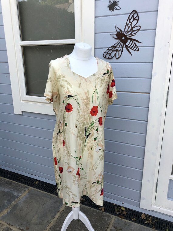 Vintage 1970's dress with a poppy pattern, vintage