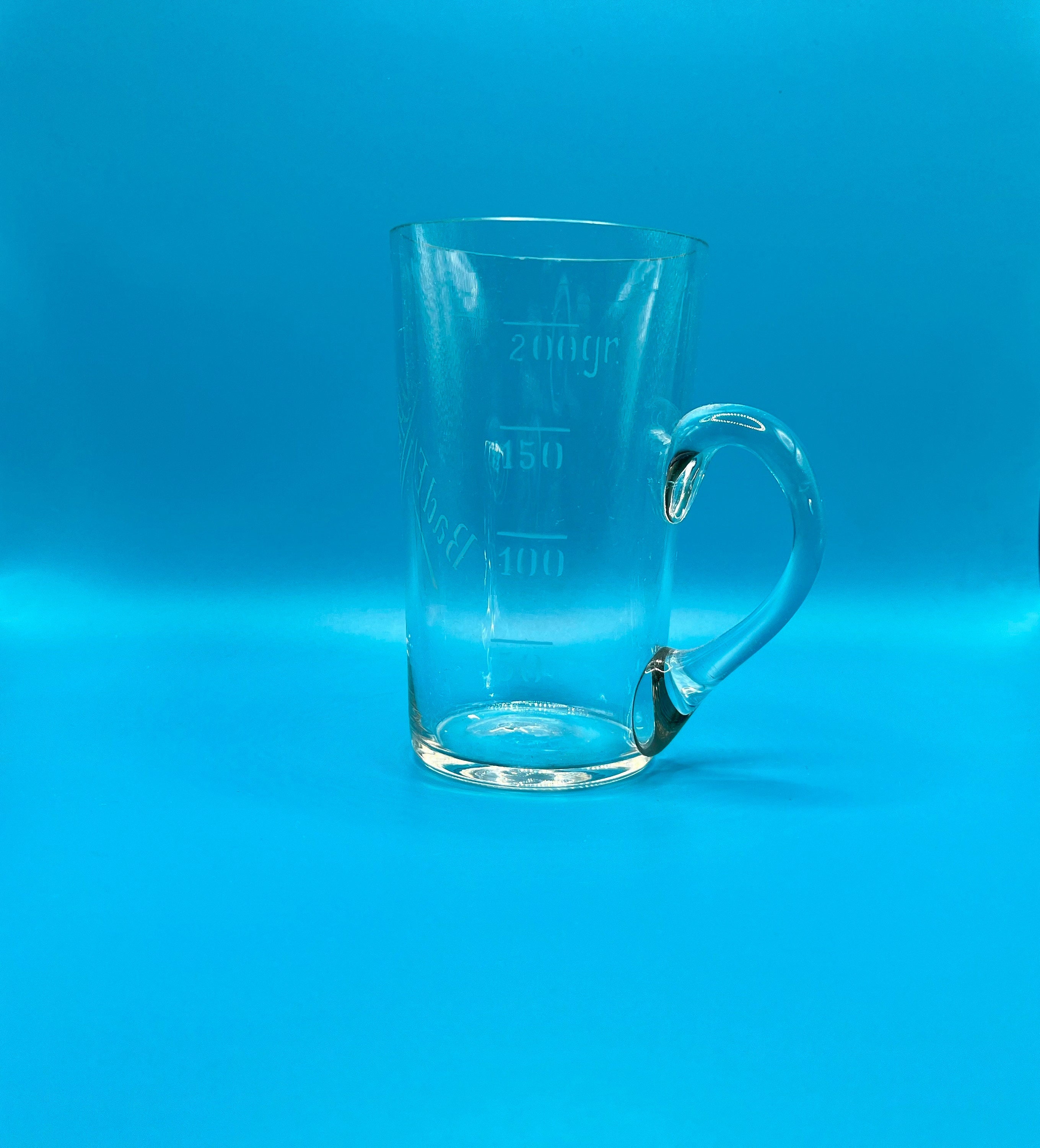 Alter Messbecher aus Glas, 1/2 Liter, Krug, Pressglas - .de