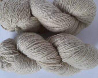 Wool yarn for knitting natural undyed, High quality natural white, undyed wool yarn, Natural lanolin yarn