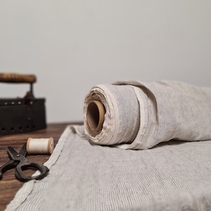 Tessuto di lino bianco latte con sottili righe beige, Tessuto naturale tagliato a misura o metro, Tessuti da cucire lino lavato a righe