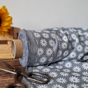 Tessuto di lino stampato grigio verdastro con fiori, Tessuto floreale naturale tagliato su misura o al metro, Tessuti da cucito in lino floreale lavato