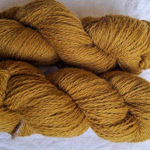 Wollgarn zum Stricken, Hochwertiges gelbes Merinowollgarn. Natürliches Lanolin-Garn.