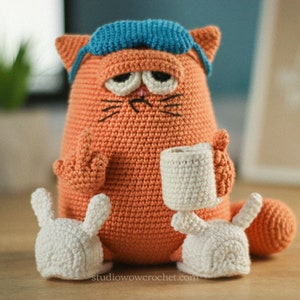 Crochet Pattern Sleepy Morning Cat with Coffee - Cozy Morning Ritual En, Fr, Es, De, It / Instant Download