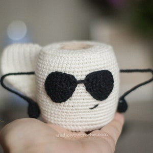 Carta igienica eroica con motivo all’uncinetto, arredo bagno eccentrico, regalo fai-da-te divertente, guida PDF facile di Amigurumi, Download istantaneo