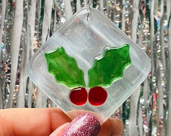 Fused Glass Holly Keepsake, handmade glass artwork, hanging decoration