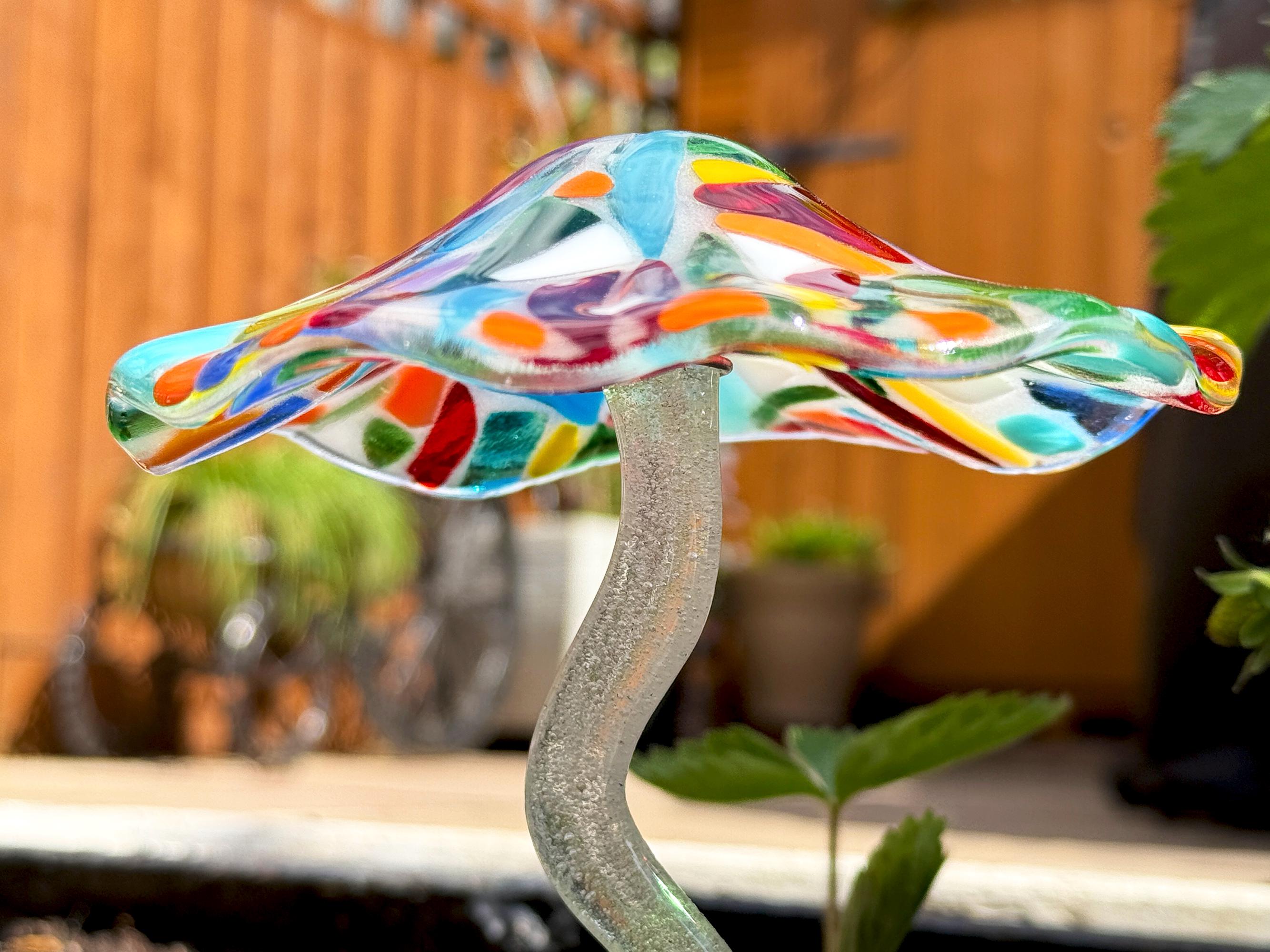 Handcrafted Glass Mushroom Artwork for Plant Pots & Gardens, 5 X 8 ...
