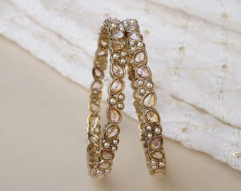 Tarangi Kada Pearl Armreife in Champagne