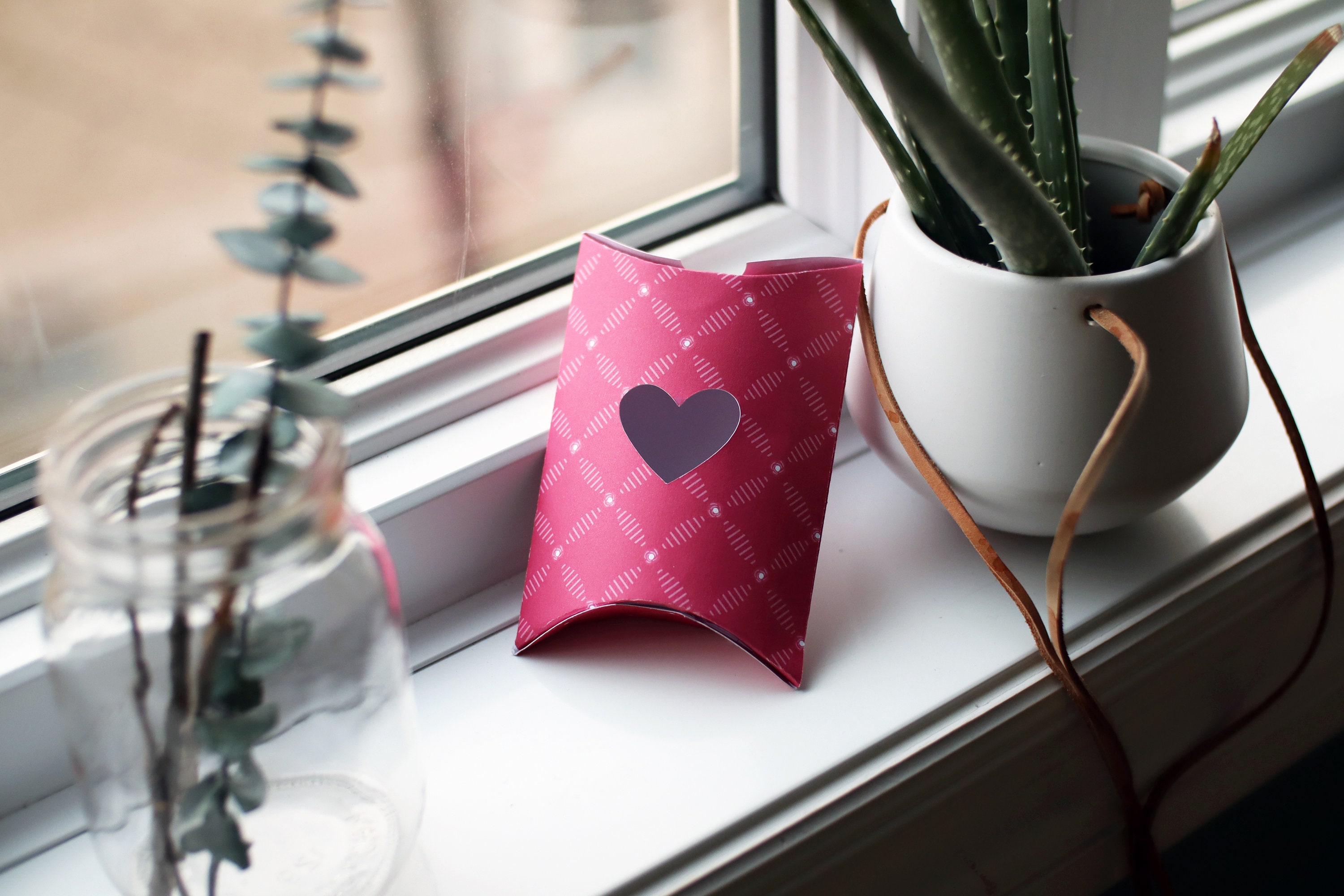 Download Heart Pillow Box SVG for Mother's Day Party Favor Digital ...
