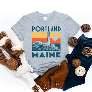 Portland Maine Vintage Retro Lighthouse Unisex T-Shirt