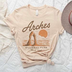 Arches National Park Tee, Moab Utah Delicate Arch Vintage Cream Unisex T-shirt