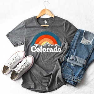 Colorado Vintage Mountain Unisex T-Shirt