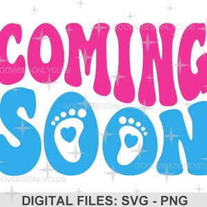 Bebê chegando em breve SVG, texto ondulado retrô PNG, camiseta groovy SVG, anúncio de bebê, design de sublimação, arquivos de corte digital para Cricut/Silhouette