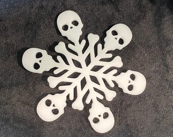 Skull and Bones Snowflake Gothmas Tree Ornament Set