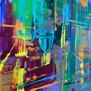 K&ouml;nnte beinhalten: Abstraktes Gem&auml;lde mit kr&auml;ftigen Strichen in Blau, Gr&uuml;n, Gelb, Orange, Lila und Rot. Die Farben sind &uuml;bereinander gelegt und miteinander vermischt, um einen dynamischen und strukturierten Effekt zu erzielen.