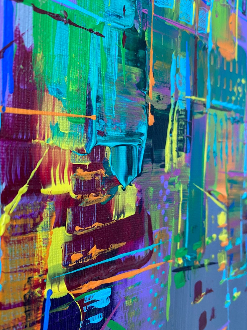 K&ouml;nnte beinhalten: Abstraktes Gem&auml;lde mit kr&auml;ftigen Strichen in Blau, Gr&uuml;n, Gelb, Orange, Lila und Rot. Die Farben sind &uuml;bereinander gelegt und miteinander vermischt, um einen dynamischen und strukturierten Effekt zu erzielen.
