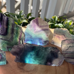 Fluorite cut base slabs