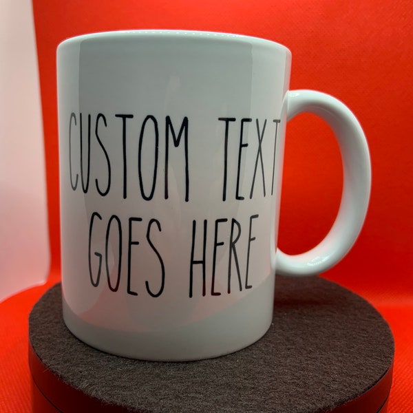 SU TEXTO PERSONALIZADO Taza de cerámica inspirada en Rae Dunn - Taza personalizada de 11 oz