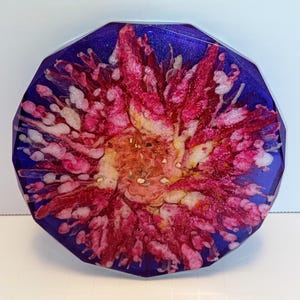 Resin Red and Purple Coaster, Flower Coaster, Resin Coaster, Crushed Glass, Round Coaster, Desk Décor, Unique, One of a Kind