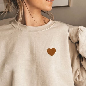 Embroidery Heart Sweatshirt // Crewneck // Hoodie