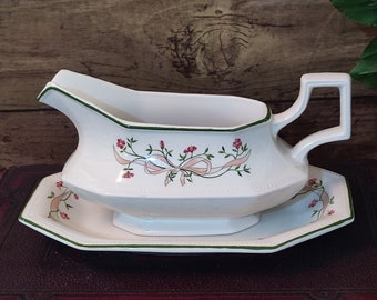 Vintage - Johnson Bros Eternal beau gravy boat