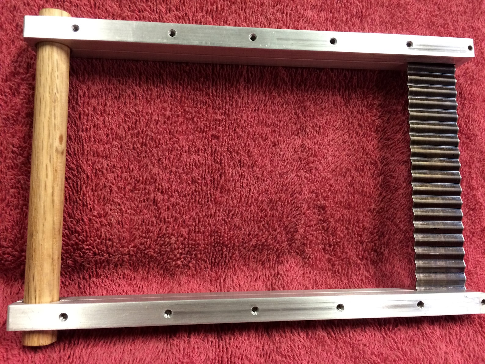 Uncle Andy's Soap Cutter Wavy Blade crinkle Cut Soap Loaf Cutter for