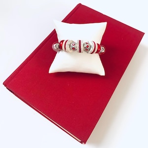 Uncycled Book Bracelet Handmade Jewelry from Book Literary Bracelet Gift Book Lover Accessory Eco-Friendly Repurposed Design Bijoux