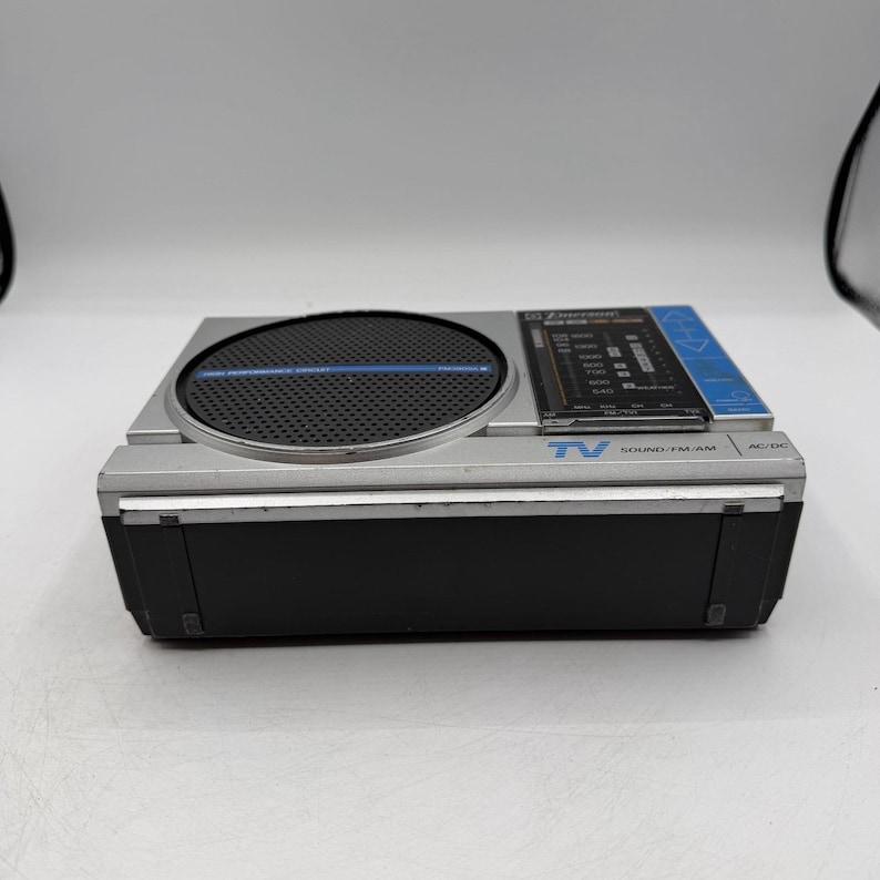 Vintage Emerson Portable Am/Fm Tv Weatherband Radio Ac/Dc PM3909A - Tested Works image 6