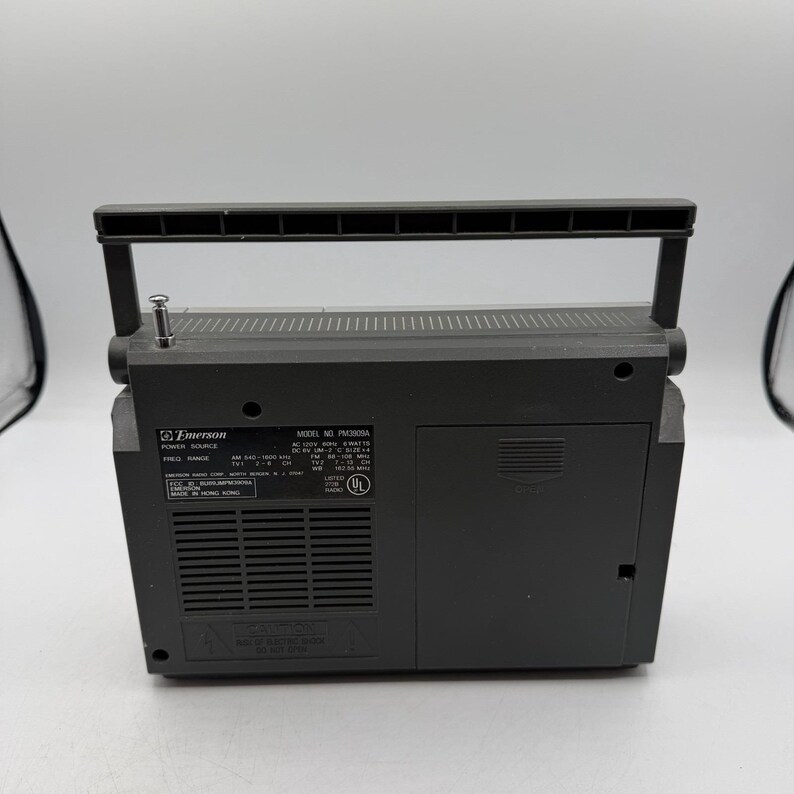 Vintage Emerson Portable Am/Fm Tv Weatherband Radio Ac/Dc PM3909A - Tested Works image 4