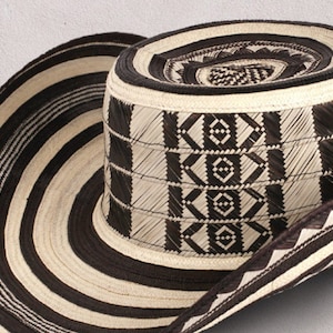 Vueltiao hat, Colombian hat, handmade hat, caña arrow hat, 19 laps, 20 laps hat, traditional hat, sun hat, Designed by Colombian indigenous