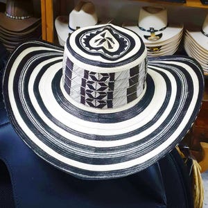 Vueltiao hat, Colombian hat, handmade hat, caña arrow hat, 20 laps hat, traditional hat, sun hat Sombrero Vueltiao Hecho Mano Caña Flecha