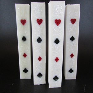 Hybrid Pen Blanks - 3D gedruckte Spielkartensymbole (Herz, Karo, Pik, Kreuz) in satten Pearl-Weißen Wirbeln aus Alumilite 'Slow Clear' Harz