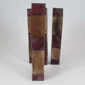 Bolígrafos híbridos en blanco: madera estabilizada en color burdeos intenso con remolinos de resina Alumilite 'Slow Clear'