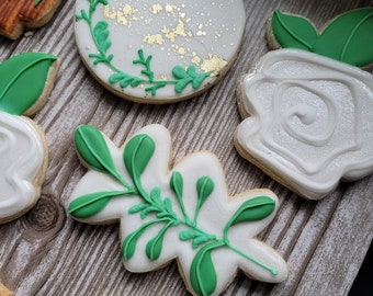 Simple White Wedding Floral Decorated Sugar Cookies