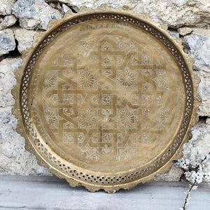 Oosterse messing dienblad • Groot gegraveerd dienblad • Vintage wanddecoratie