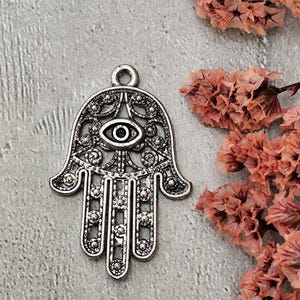vintage hand of fatima pendant