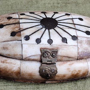 seltene antike Schmuckschatulle aus Knochen und Messing