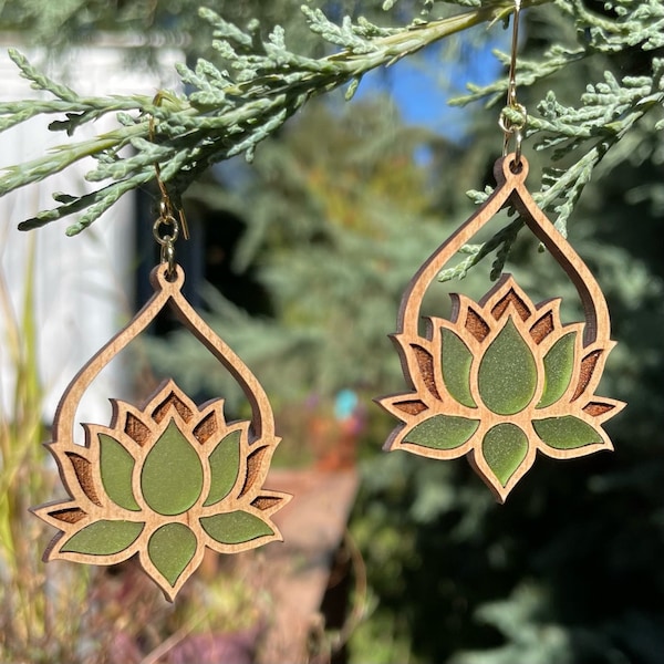Lotus Window Earrings - Green