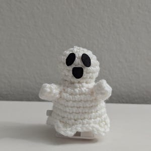 Modèle de fantôme au crochet | Décoration d'Halloween amigurumi à remonter | Téléchargement numérique pour débutants