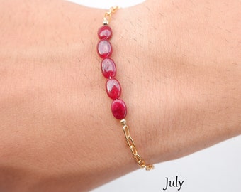 Pulsera de rubí para mujer en oro, regalo de cumpleaños para ella, delicada pulsera de rubí rojo, pulsera de cuentas ovaladas de rubí, pulsera de rubí con piedra de nacimiento de julio