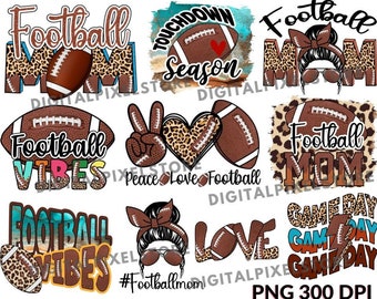Op de afbeelding: Een verzameling digitale ontwerpen met een voetbalthema. Ontwerpen bevatten voetballen, de woorden "Football Mom", "Touchdown Season", "Football Vibes" en "Love". De ontwerpen gebruiken luipaardprint en diverse kleuren.