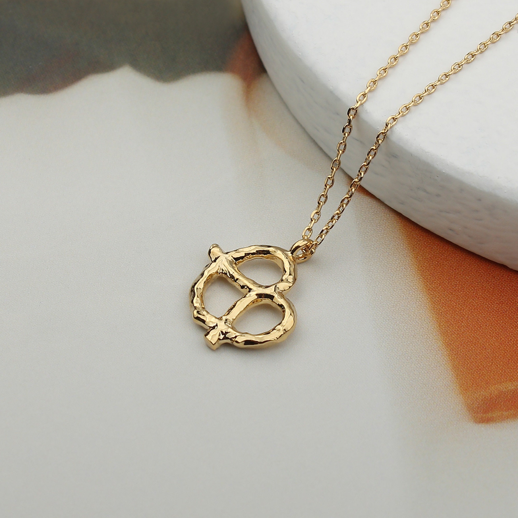 Shiny Gold Pretzel Necklace Hammered Pretzel Knot Pendant Etsy UK