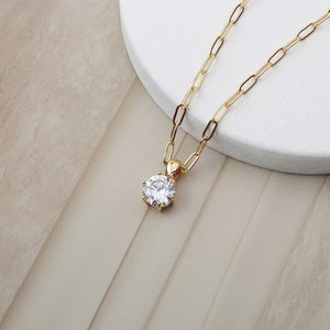 Zierliche Gold Layering Halskette, Runde Kubische Charm Halskette, Solitär Kubische Halskette, Kühne Kreis Halskette, Gold Schmuck Geschenke