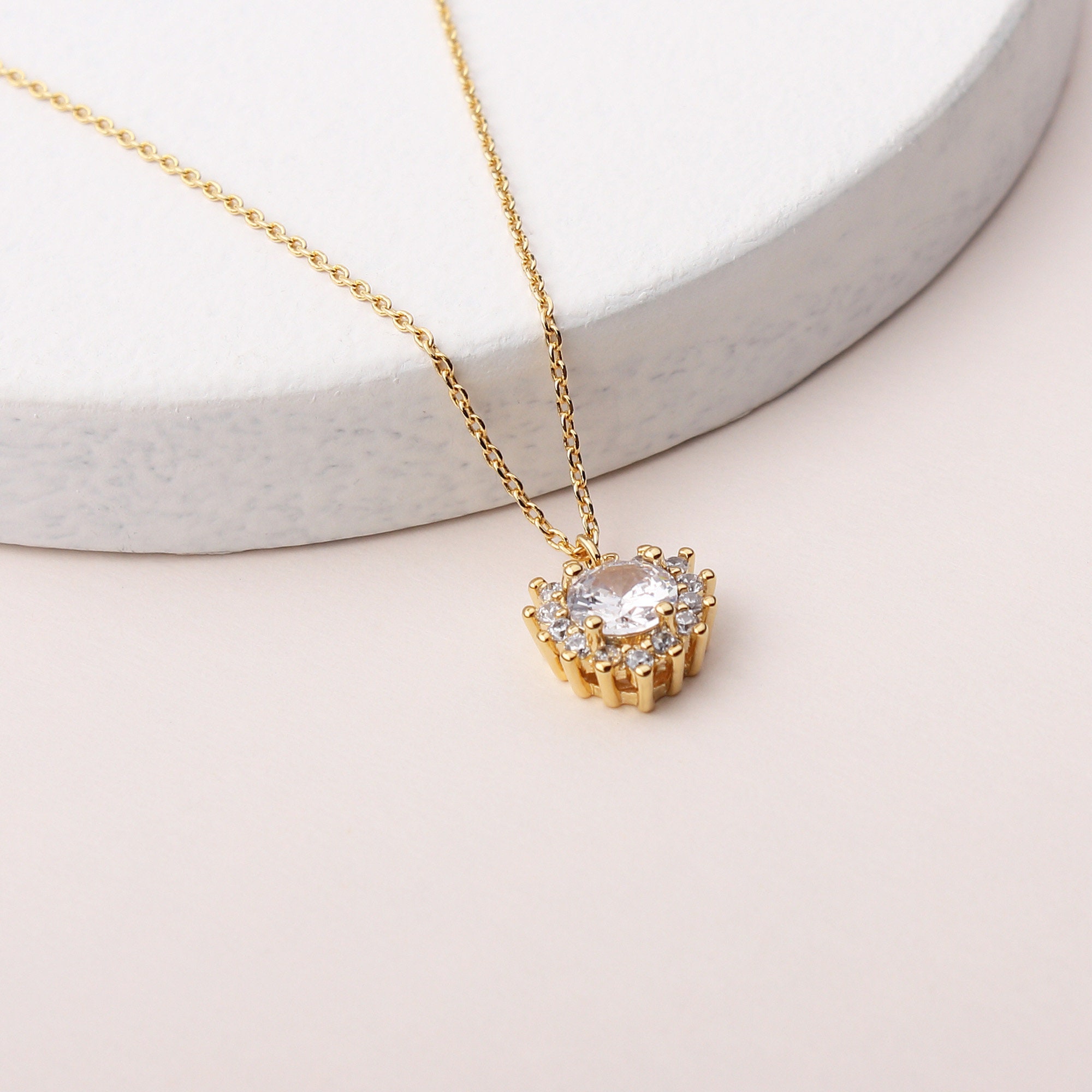 Collana Con Pendente Donna In Oro 9K E Zirconia Cubica: Gioiello Elegante Citerna In Confezione Regalo
