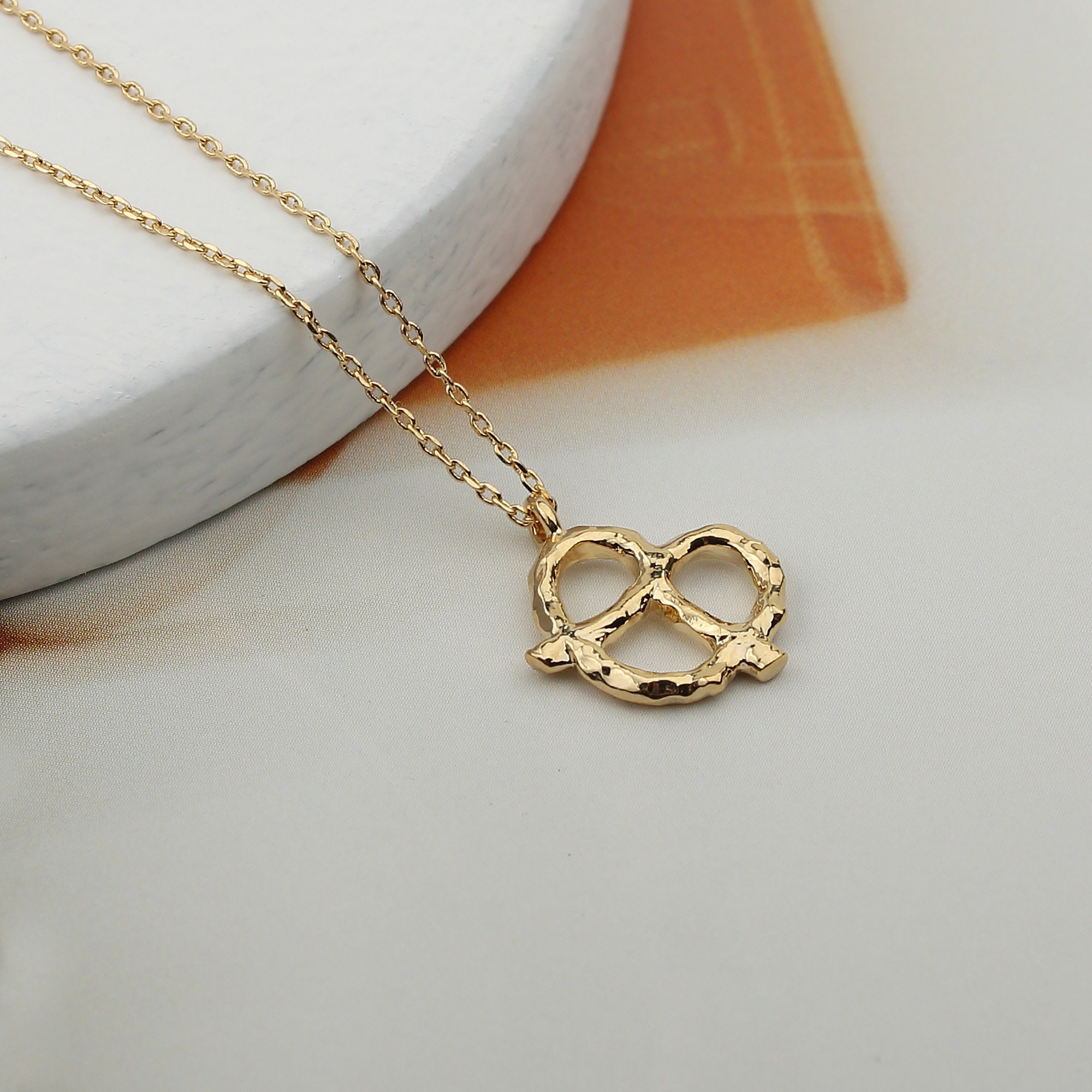 Shiny Gold Pretzel Necklace Hammered Pretzel Knot Pendant Etsy UK